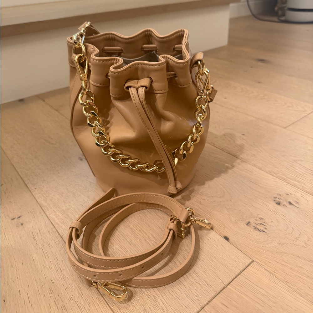 Gigi New York tan bucket bag